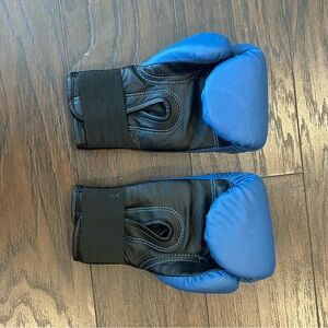 Everlast Kids Blue and Black Boxing Gloves